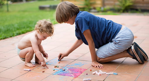 kardeşler aynı anda eğitim