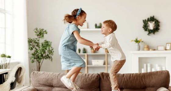 çocuklar birlikte ders çalışma