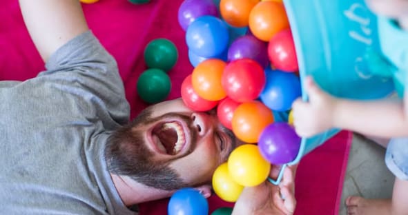 ebeveynlikte mizahın gücü