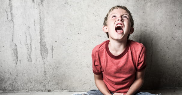 mutlu-ve-huzurlu-aile-sarilmasi