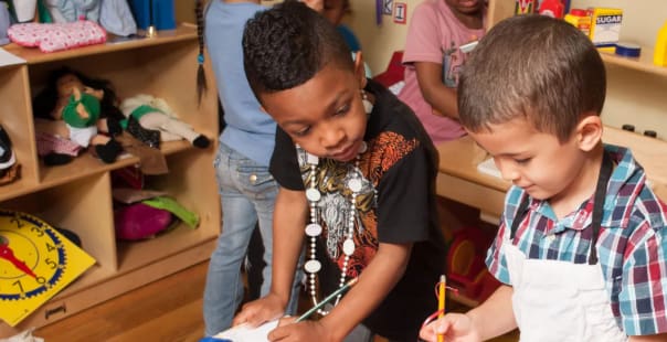 çocuklarda oyun temelli yaklaşım ne demek