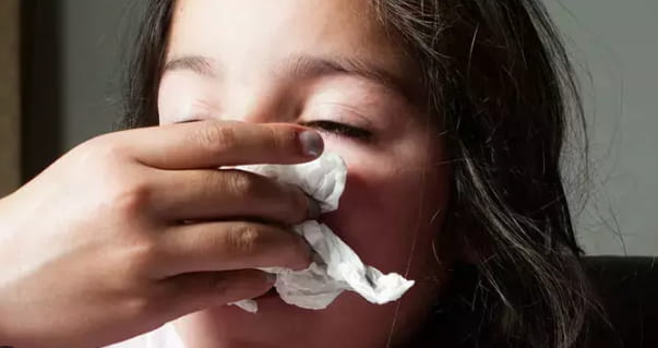 şeffaf burun akıntısı alerji