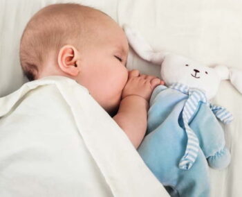 Popüler bebek uyku yöntemleri